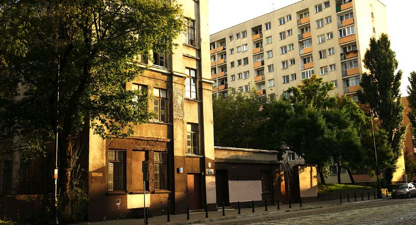 Opuszczony budynek szkoły przy Kawęczyńskiej 