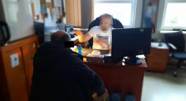 Skradziony obraz powiesił na ścianie w schronisku